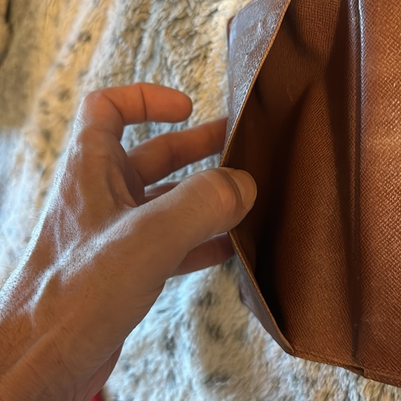 Men’s or Women’s Vintage Lous Vuitton Large International Wallet! Preloved! 🔥🔥 - Picture 9 of 17